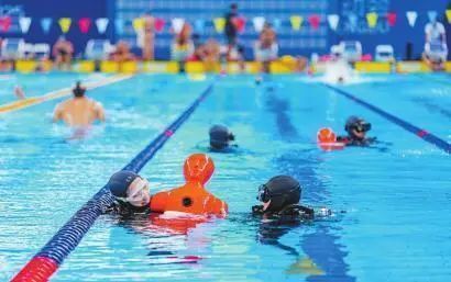 打破世界纪, 检查场地器