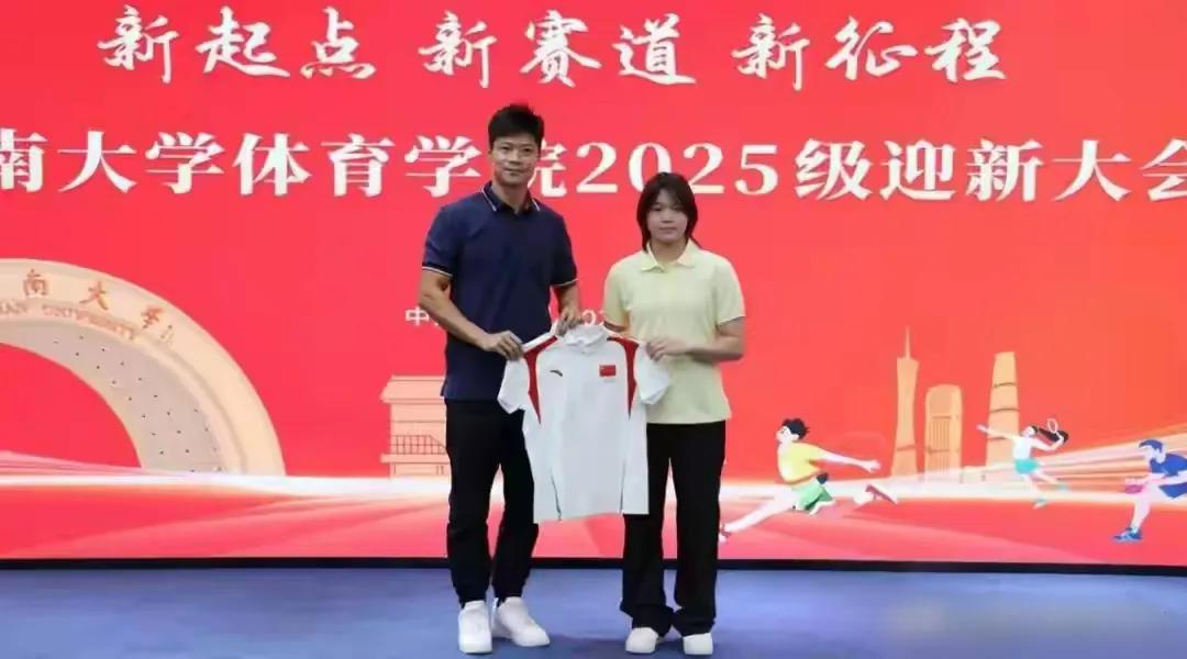 因为在这里, 脸上有肉了